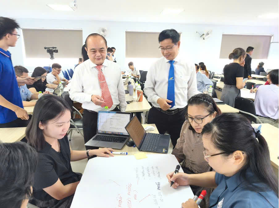 LHU ứng dụng AI trong đào tạo cố vấn khởi nghiệp